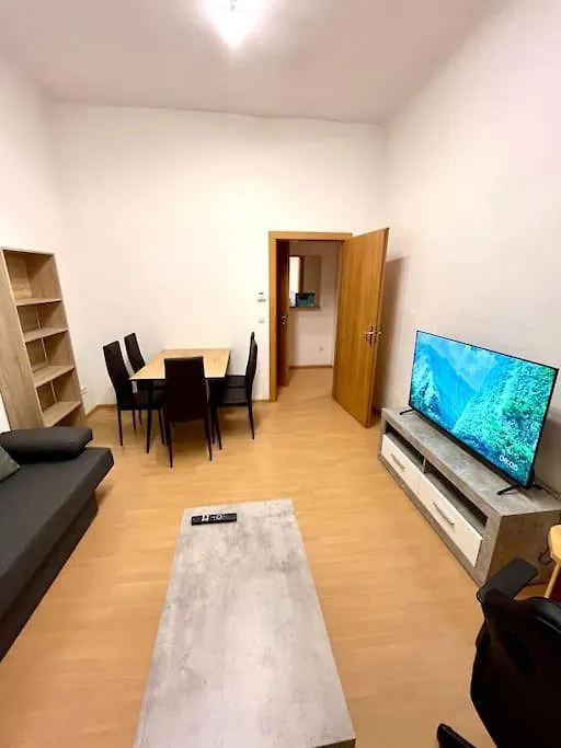 Stadtpark Wohnung Aelteste Kirche Graz